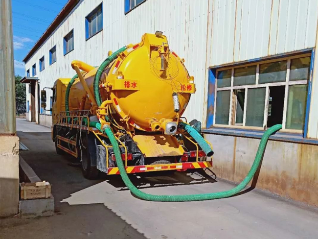 八公山清理化粪池