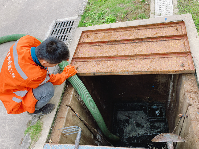 八公山抽化粪池